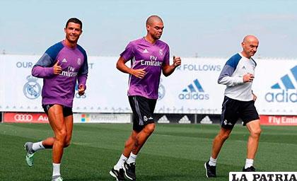 Pepe entrena junto a sus demas compañeros /latribuna.hn