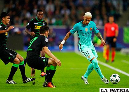 Barcelona sin Messi pero con Neymar, remontó ante Borussia (1-2)