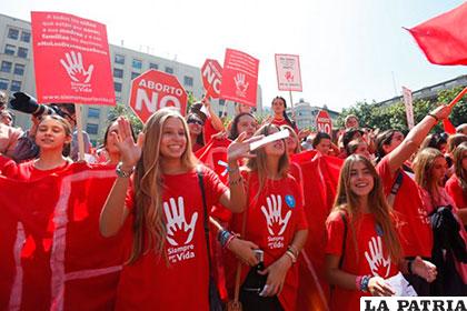 Grupos próvida desarrollan manifestaciones públicas en contra del aborto en Chile /eldinamo.cl