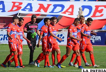 Universitario próximo rival de San José, no hace pie en el torneo