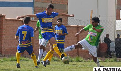 La acción del compromiso en el cual Surcar acabó con el invicto de EM Huanuni