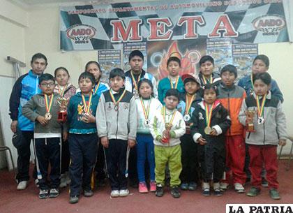 Ajedrecistas ganadores de las categorías Sub-7, Sub-9, Sub-11 y Sub-13