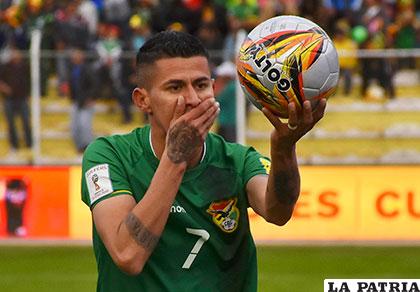 Arce festejó de una manera peculiar el gol que anotó /APG
