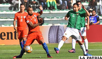 Vidal no pudo superar la marca de Justiniano, la acción del partido disputado ayer en La Paz /APG