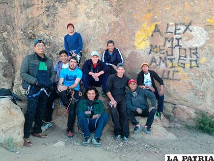Integrantes del Club de Montañismo Sajama