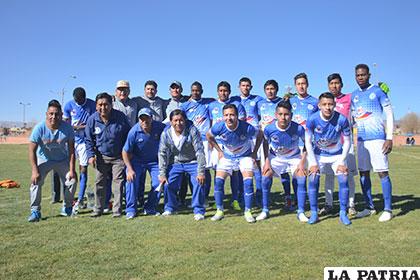 Deportivo Escara con el objetivo de ganar a Deportivo Totora
