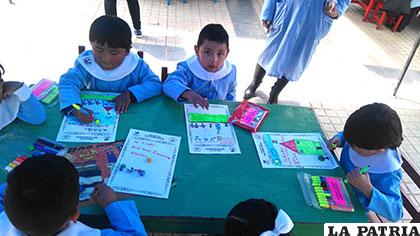 Niños del kínder Zaconeta en el festival de pintura