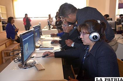 El gabinete de idiomas fortalecerá de formas tecnológicas el aprendizaje del inglés, quechua y aymara