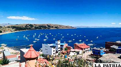 Vista del lago Titicaca desde Copacabana /mundoalbergues.com