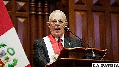 El presidente de Perú, Pedro Pablo Kuczynski se reunió con parlamentarios