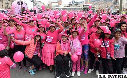 Cerca de 15 mil mujeres corrieron en La Paz /Facebook