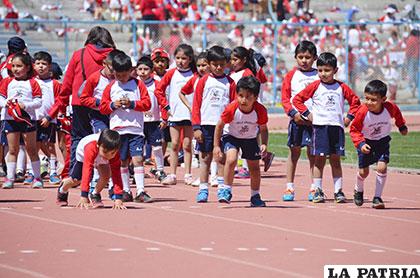 Estudiantes del nivel primario en competencia