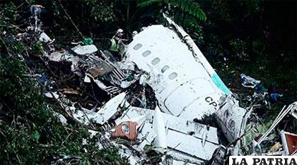 El avión quedó completamente destruido en el accidente en Colombia /El Tiempo/Archivo