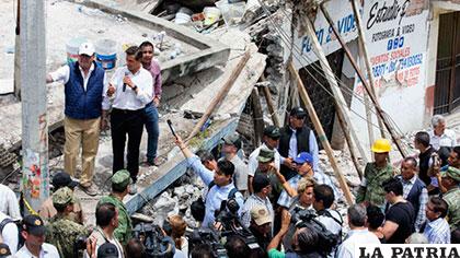 Peña Nieto visitó las zonas afectadas por el terremoto