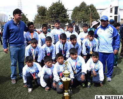 Niño Quirquincho Feliz representará a Oruro en el fútbol