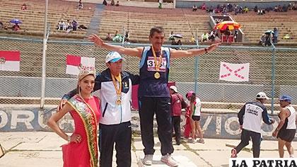 Juan Magne ganó la medalla de oro en 10 mil metros planos
