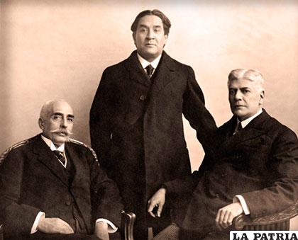 Franz Tamayo Solares al centro, con Félix Avelino Aramayo y Florián Zambrana, los tres representantes bolivianos ante la Liga de las Naciones en 1920