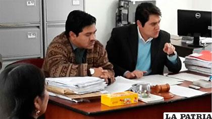 El juez del Tribunal Primero Anticorrupción de La Paz, Iván Perales (izquierda) /ANF/Archivo