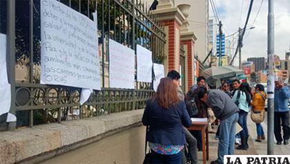 Estudiantes recolectan firmas para proteger su patrimonio /ANF