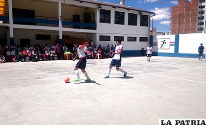 Los equipos de Quinto y Sexto terminaron empatando 0-0 en futsal