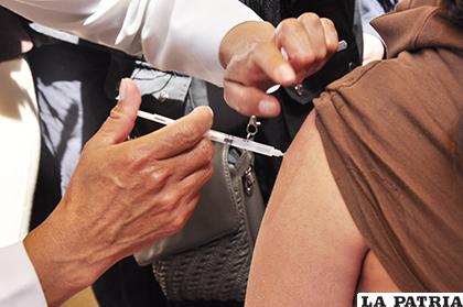 Vacunas contra la influenza continúan siendo aplicadas en los centros hospitalarios /ACHIVO
