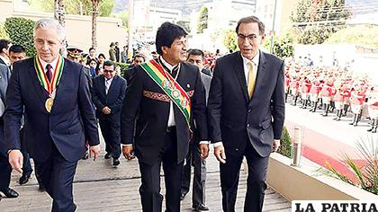 Los mandatarios de Estado, Evo Morales y Martin Vizcarra /LaRepublica.pe