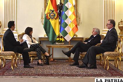 Vicecanciller boliviana hizo entrega de la nota de protesta al Cónsul chileno /APG