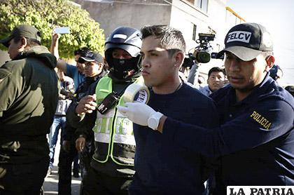 El sujeto fue aprehendido luego de los disparos