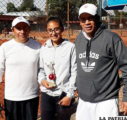Francis Urquidi, una de las representantes orureñas en el torneo nacional /ARCHIVO LA PATRIA