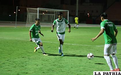 El entrenamiento de la selección boliviana en Arabia Saudita /FBF