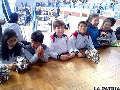 Estudiantes de diferentes edades mostraron su capacidad en la robótica / LA PATRIA