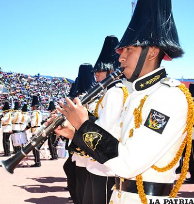 La pasión por la música se refleja en la ejecución de instrumentos