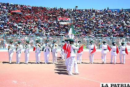 Numeroso público se dio cita para observar el Concurso de Bandas Estudiantiles / LA PATRIA