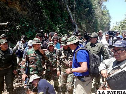 La inspección ocular y el registro de los hechos donde se encontraron vainas de fusiles de guerra/ abi.bo