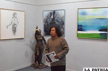 Raúl Javier Quispe Ortega inauguró su exposición / LA PATRIA