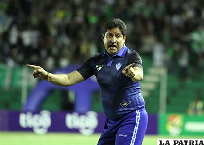 Eduardo Villegas, estratega del equipo de San José /APG