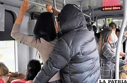 El transporte público es también escenario de delitos sexuales /Cultura Colectiva