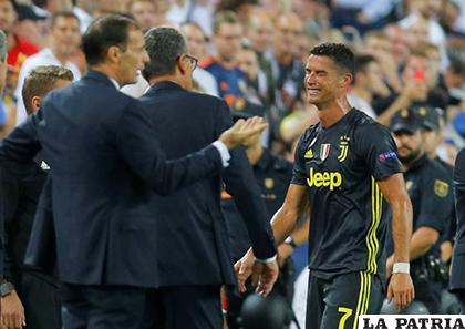 Cristiano Ronaldo fue expulsado a los 28 minutos, Juventus ganó de visita 2-0 a Valencia /as.com