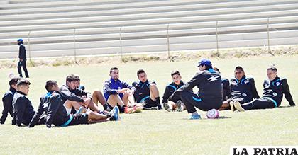 Villegas y sus dirigidos hicieron un análisis técnico del partido del miércoles
