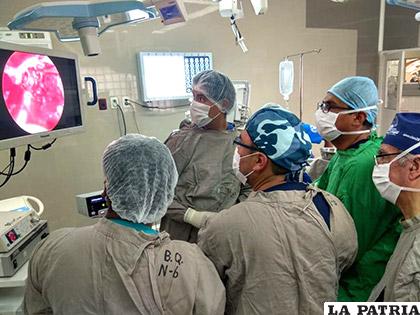 Dirige el equipo neuroquirúrgico Neurocirugía de Alta Especialidad
