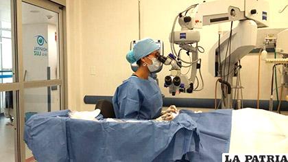 Jefa del Servicio donde se trata el glaucoma en el Instituto Nacional de Oftalmología