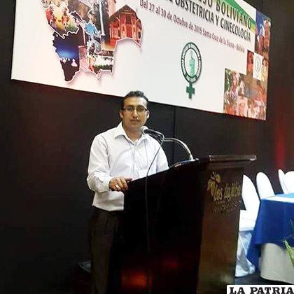 En el Congreso Boliviano de Obstetricia y Ginecología en Santa Cruz el 2015
