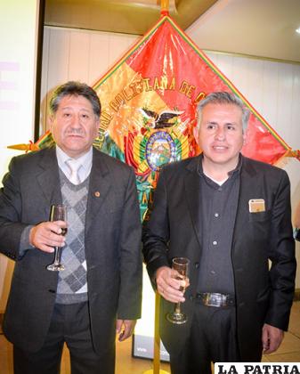 Dr. Walter Gutiérrez junto al Presidente del Colegio Médico en la inauguración de la Jornada Nacional de Oftalmología