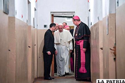 El Papa visitando el Museo de la Ocupación en Lituania /amazonaws.com