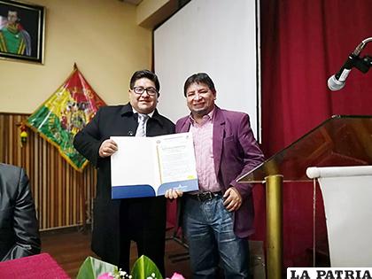 Phujllay Oruro recibió distinción de la Brigada Parlamentaria /D.Rodrigo