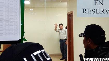 El médico Jhiery Fernández aguarda que otra instancia judicial de curso a su liberación /archivo/ANF