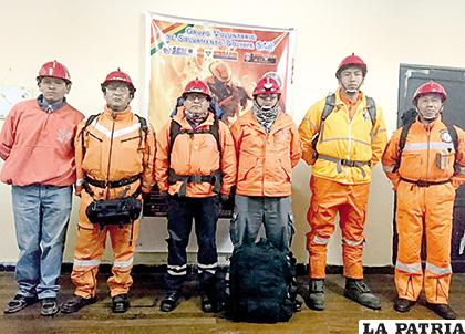 Los voluntarios antes de emprender viaje  /LA PATRIA