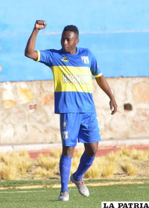 Nelson Brown tiene una dolencia en la costilla /LA PATRIA
