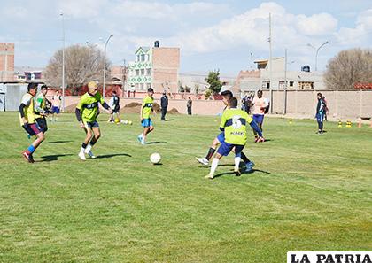 El plantel tiene planificado entrenar esta semana en Oruro /LA PATRIA