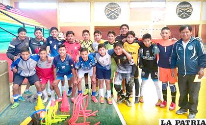 Integrantes de la selección Sub-14 de futsal esperan realizar una buena campaña /Cortesía Valentín Zanca